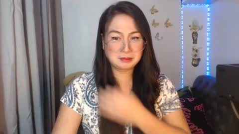 Snapshot of _arah chatting on 09/28/25, 12:10 arah online show from 09/28/25, 12:10