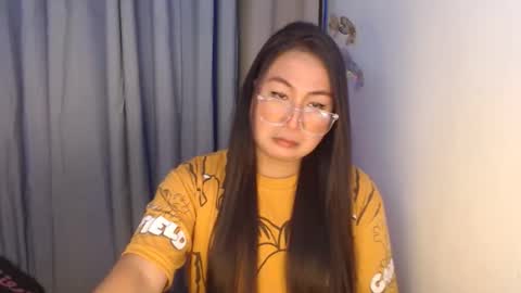 Snapshot of _arah chatting on 10/15/25, 12:05 arah online show from 10/15/25, 12:05
