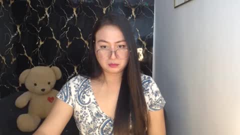 Snapshot of _arah chatting on 10/23/25, 07:18 arah online show from 10/23/25, 07:18