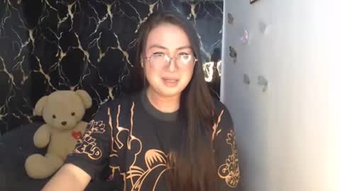 Snapshot of _arah chatting on 10/27/25, 11:03 arah online show from 10/27/25, 11:03