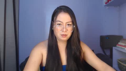 Snapshot of _arah chatting on 05/05/26, 10:12 arah online show from 05/05/26, 10:12