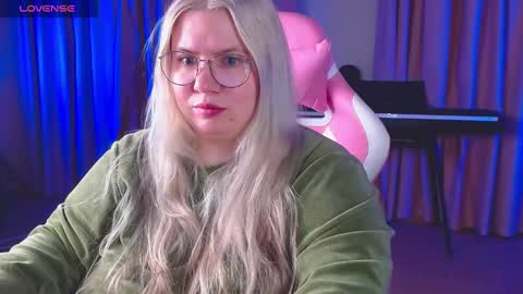 _ariaakashi_ online show from 02/13/25, 02:31