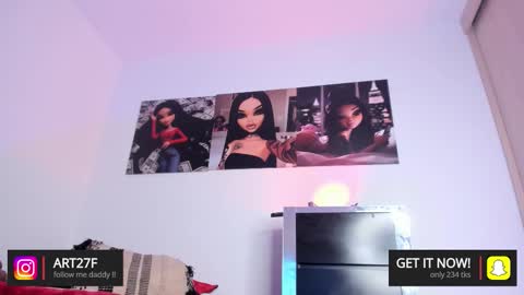 Ariana  online show from 12/14/25, 09:36