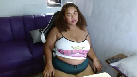 Snapshot of _arianna_18 chatting on 10/28/25, 02:20 arianna online show from 10/28/25, 02:20