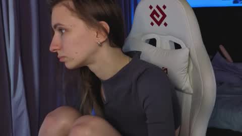 _ash_leyy_ online show from 03/16/26, 05:44