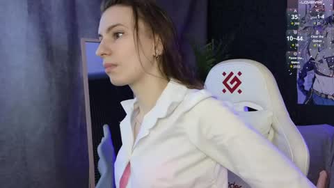 _ash_leyy_ online show from 04/09/26, 08:31