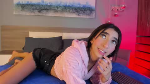 Ashly online show from 11/06/25, 07:37