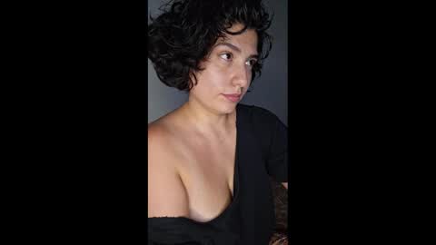 Snapshot of _atenea_golden chatting on 02/21/25, 12:49 atenea online show from 02/21/25, 12:49