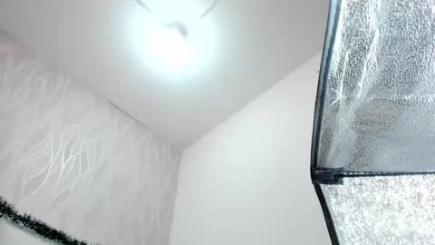 Aura online show from 12/22/25, 03:36