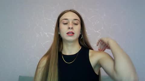Snapshot of _aurora_sweet chatting on 10/08/25, 07:50 _aurora_sweet online show from 10/08/25, 07:50