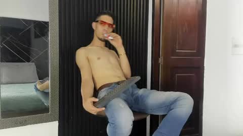 Snapshot of _axel_09 chatting on 04/18/26, 04:44 _axel_09 online show from 04/18/26, 04:44