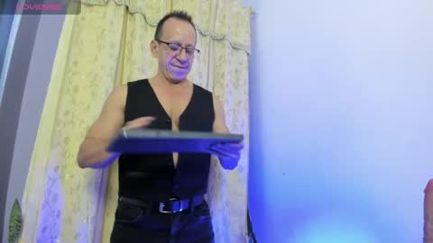 Axel online show from 05/20/26, 11:49