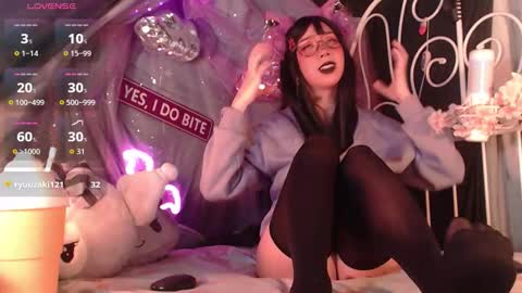 Crystal online show from 11/19/25, 06:19