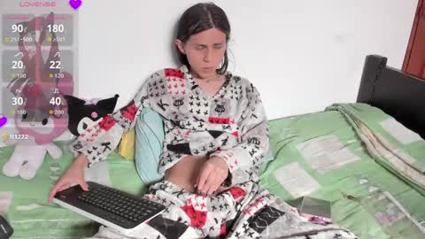 Snapshot of _baby_vi chatting on 05/13/26, 07:55 _baby_vi online show from 05/13/26, 07:55