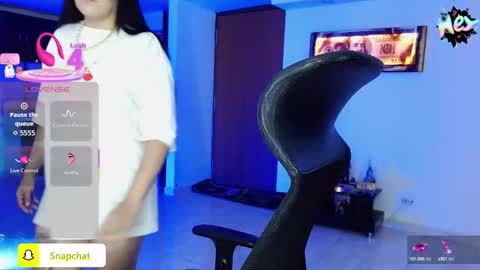 Snapshot of _babyfantasy_ chatting on 10/14/25, 06:42 You Baby online show from 10/14/25, 06:42