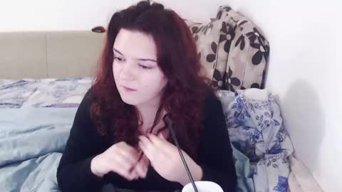 Snapshot of _bella_28 chatting on 12/19/24, 07:40 em online show from 12/19/24, 07:40