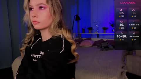 Bella online show from 11/27/25, 02:30