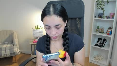 Bella Evans online show from 05/25/26, 04:51