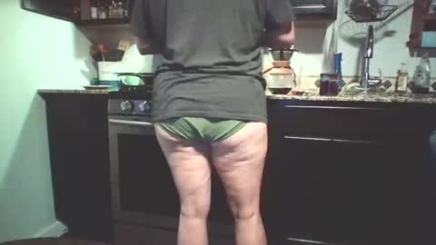 Snapshot of _big_tits_mcgee chatting on 09/29/25, 12:32 Big Tits McGee online show from 09/29/25, 12:32