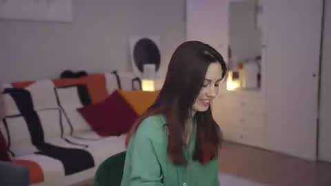 Snapshot of _blackbee_ chatting on 02/28/25, 10:20 Lili online show from 02/28/25, 10:20