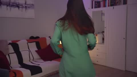 Snapshot of _blackbee_ chatting on 02/28/25, 01:25 Lili online show from 02/28/25, 01:25