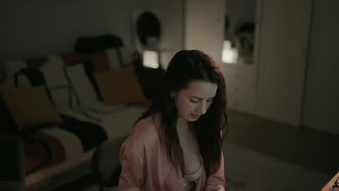 Snapshot of _blackbee_ chatting on 09/10/25, 11:32 Lili online show from 09/10/25, 11:32