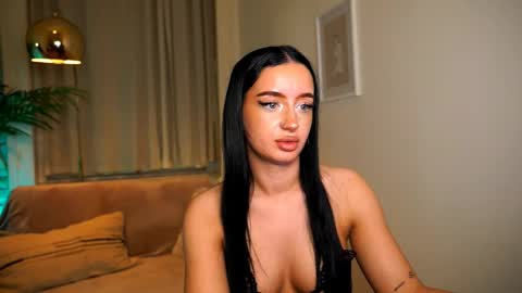 Pearl online show from 04/15/26, 06:04