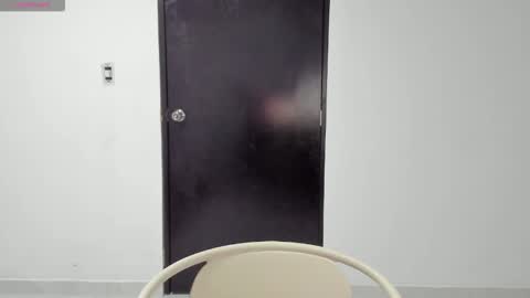 Snapshot of _blairwest_ chatting on 12/20/25, 05:20 _blairwest_ online show from 12/20/25, 05:20