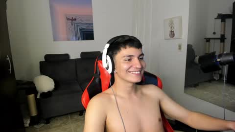 Snapshot of _blakee chatting on 12/20/24, 05:57 B L A K E online show from 12/20/24, 05:57