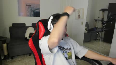 Snapshot of _blakee chatting on 12/25/24, 03:18 B L A K E online show from 12/25/24, 03:18