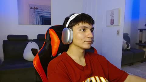 Snapshot of _blakee chatting on 02/04/25, 10:10 B L A K E online show from 02/04/25, 10:10