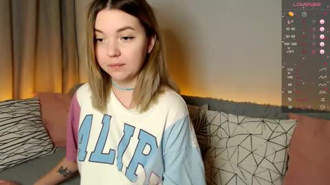 Snapshot of _blonde_barbie_ chatting on 11/24/25, 10:53 Elizabeth online show from 11/24/25, 10:53