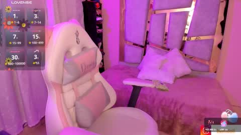 Snapshot of _briigite chatting on 09/23/25, 07:11 Angie  Independent model online show from 09/23/25, 07:11