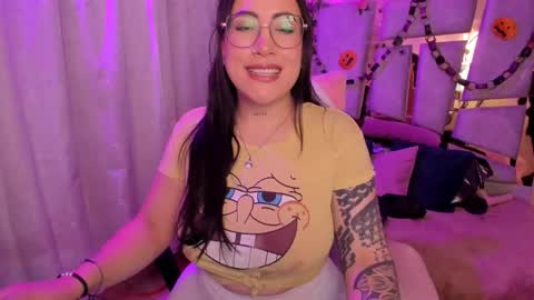 Snapshot of _briigite chatting on 10/19/25, 10:43 Angie  Independent model online show from 10/19/25, 10:43