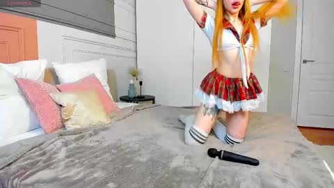 Snapshot of _bunnydollstella_ chatting on 03/05/25, 01:42 Stella online show from 03/05/25, 01:42