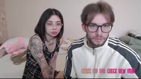 Snapshot of _by_double_sexy_miss_ chatting on 02/21/25, 04:51 _by_double_sexy_miss_ online show from 02/21/25, 04:51