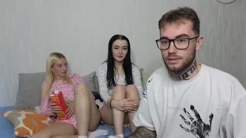 Snapshot of _by_double_sexy_miss_ chatting on 09/18/25, 03:19 _by_double_sexy_miss_ online show from 09/18/25, 03:19