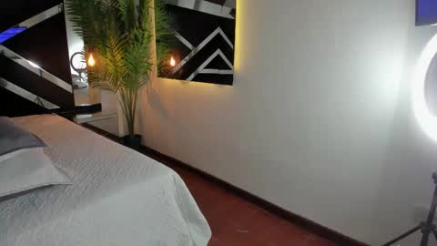 Snapshot of _candy_sweet chatting on 11/05/25, 06:08 Candy online show from 11/05/25, 06:08