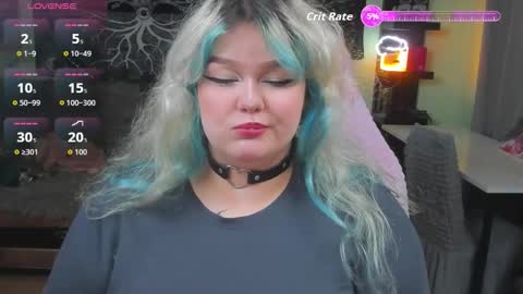 _candym1lky_ online show from 11/11/25, 06:46