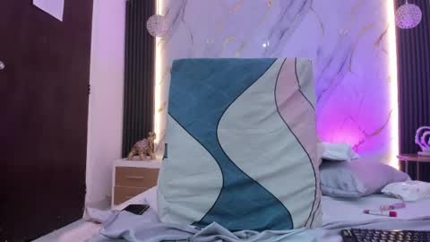 Snapshot of _cannabitch chatting on 04/30/26, 01:50 Shatta Sara online show from 04/30/26, 01:50