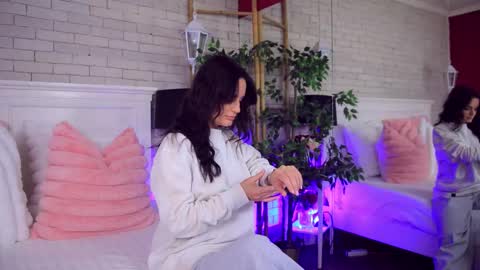 Snapshot of _carlawhite_ chatting on 12/04/25, 04:22 _carlawhite_ online show from 12/04/25, 04:22