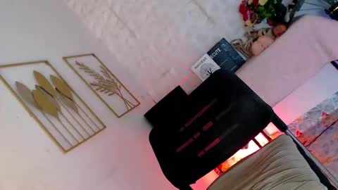 Caroline online show from 02/06/26, 06:51