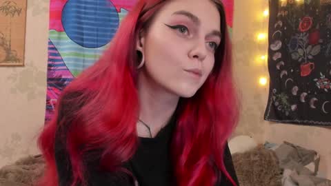 Caroline online show from 12/08/24, 01:58