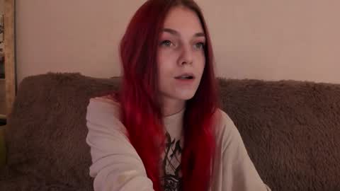 Caroline online show from 10/05/25, 01:53