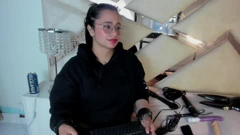 Caroline Sweet online show from 01/10/25, 07:25