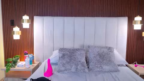 _cate_ online show from 02/20/26, 08:42