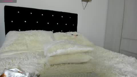 Snapshot of _cereza_ chatting on 06/08/26, 11:38 Bella online show from 06/08/26, 11:38