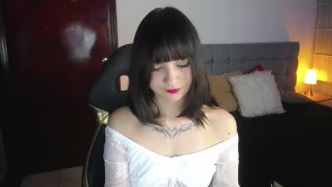 _charlotte_collins_ online show from 11/11/25, 02:50
