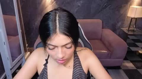 _charlottee_b online show from 06/04/26, 08:04