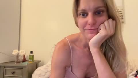 Snapshot of _chelsea___ chatting on 02/27/25, 04:09 Chelsea xo online show from 02/27/25, 04:09